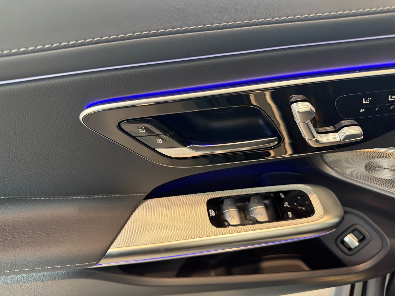New 2027 Mercedes-Benz CLE 300 4MATIC Cabriolet image 11