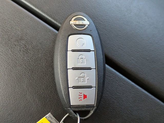 Used 2022 Nissan Rogue SV image 32