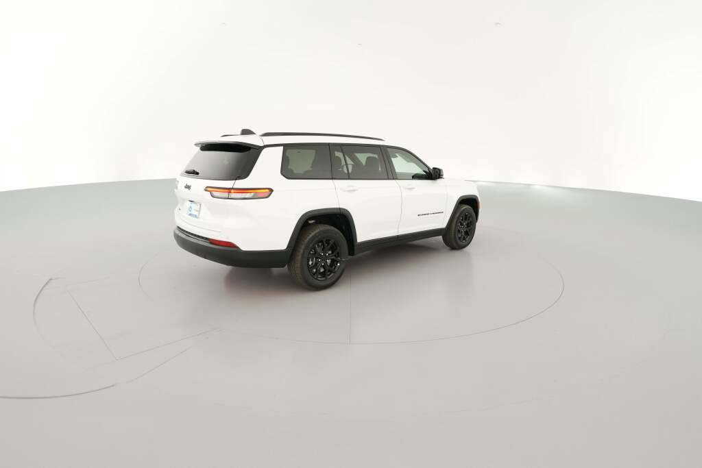 New 2025 Jeep Grand Cherokee L Laredo image 12