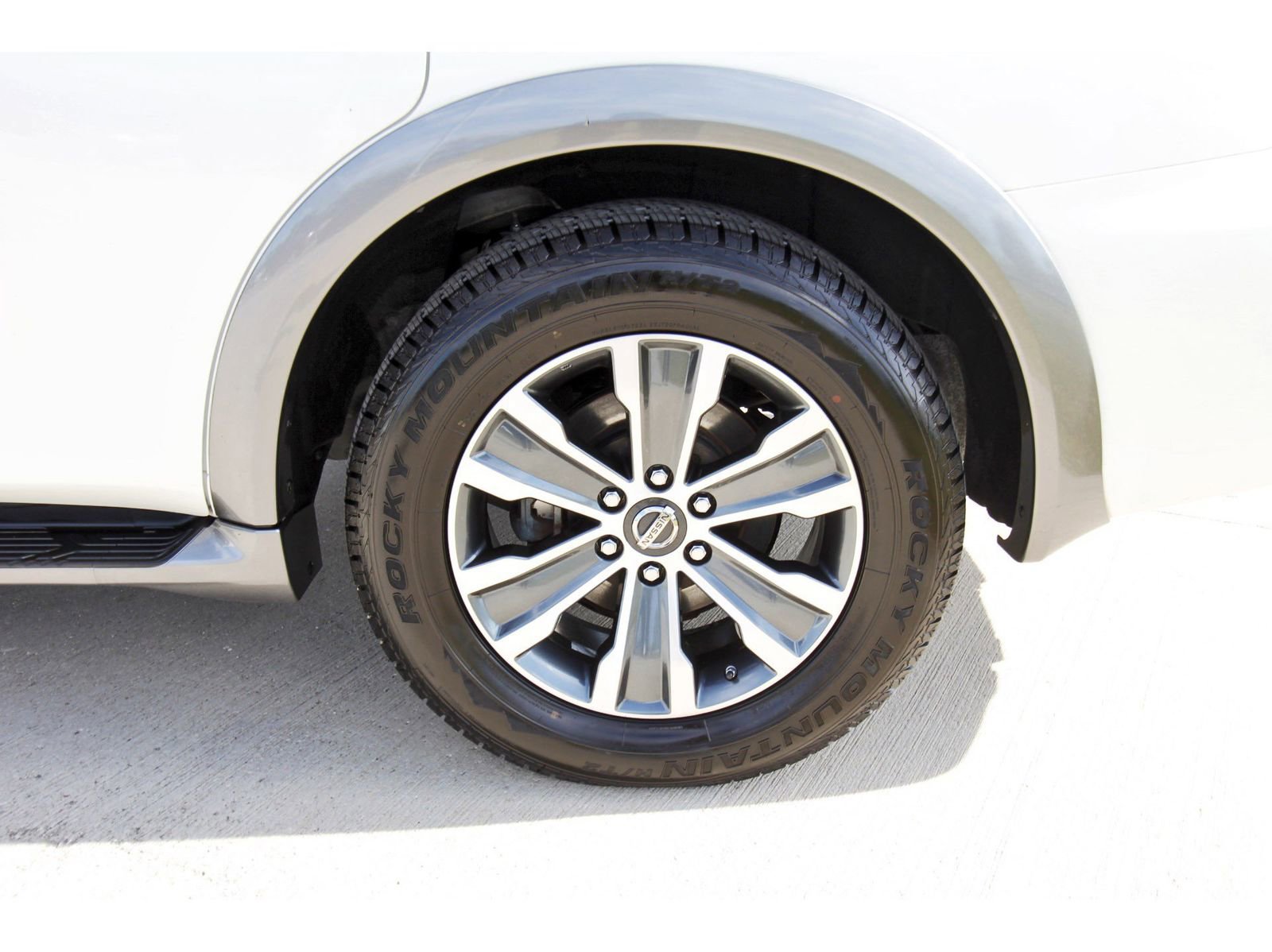 Used 2017 Nissan Armada SL w/ Moonroof Package image 33