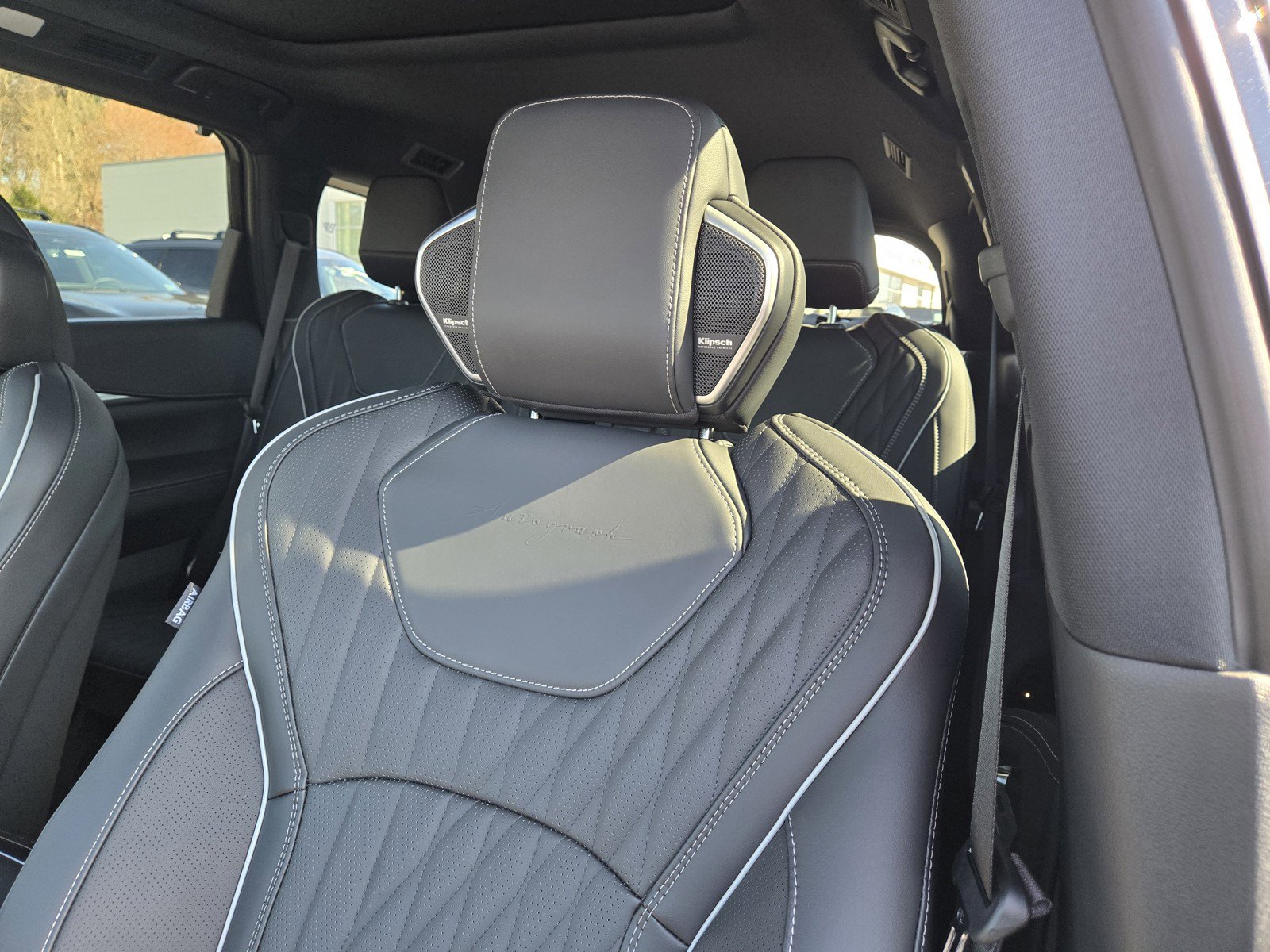 New 2026 INFINITI QX60 Autograph w/ Dark Cargo Package image 9