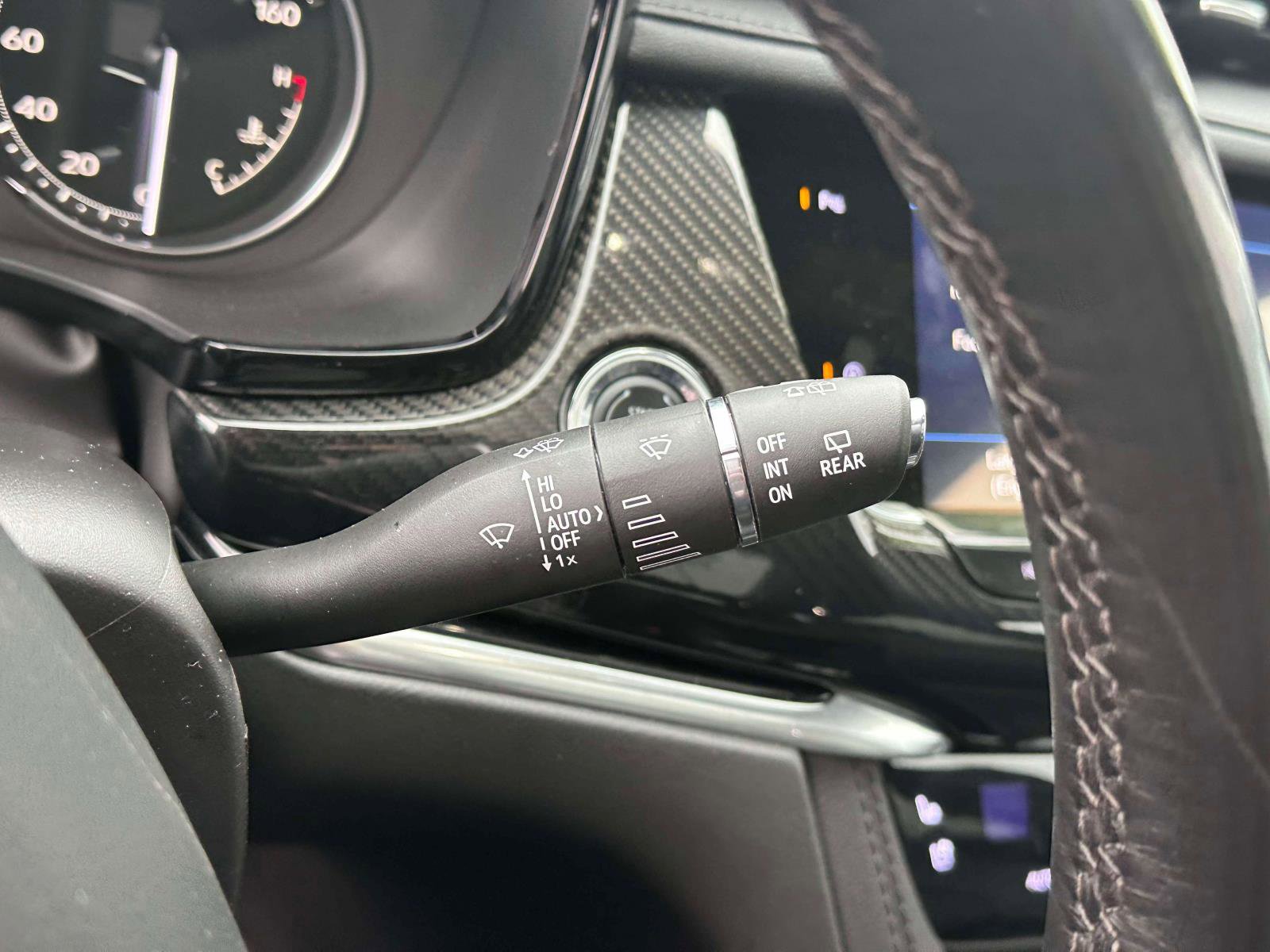 Used 2024 Cadillac XT6 Sport image 27