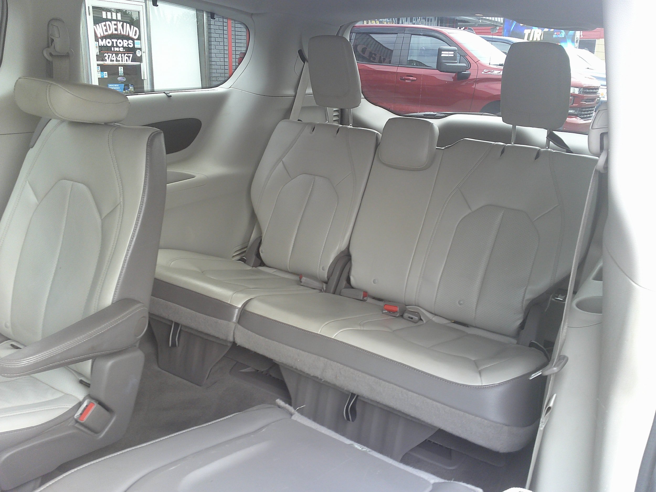 Used 2018 Chrysler Pacifica Touring-L FWD image 22