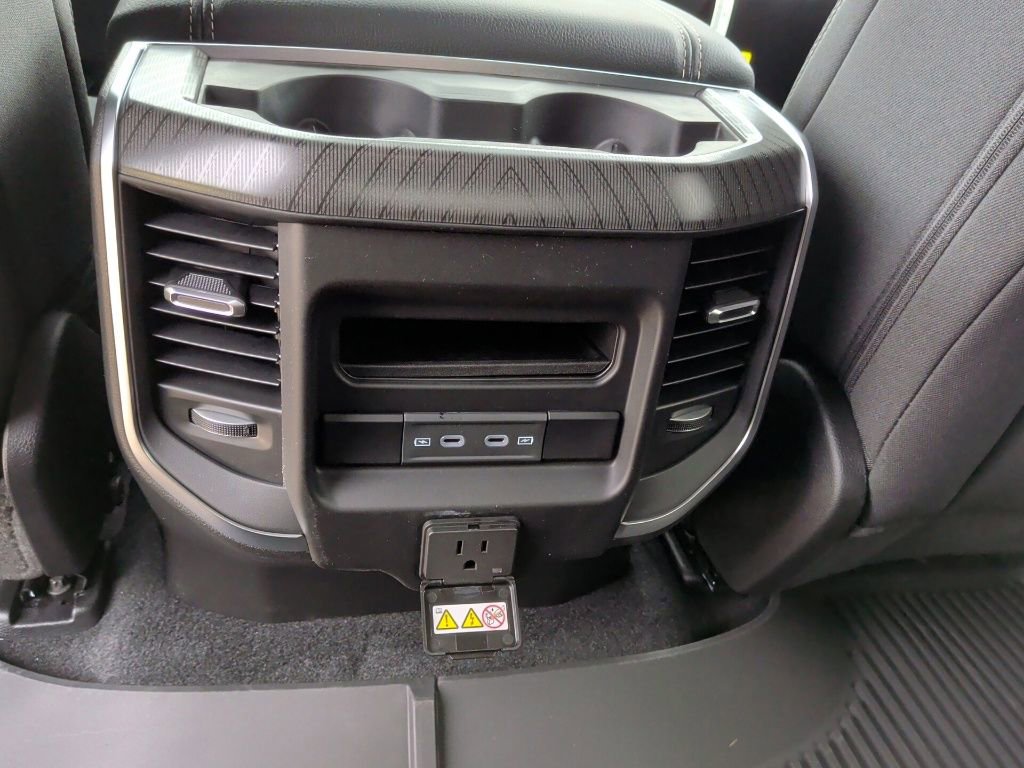 New 2026 RAM 1500 4x4 Crew Cab image 43