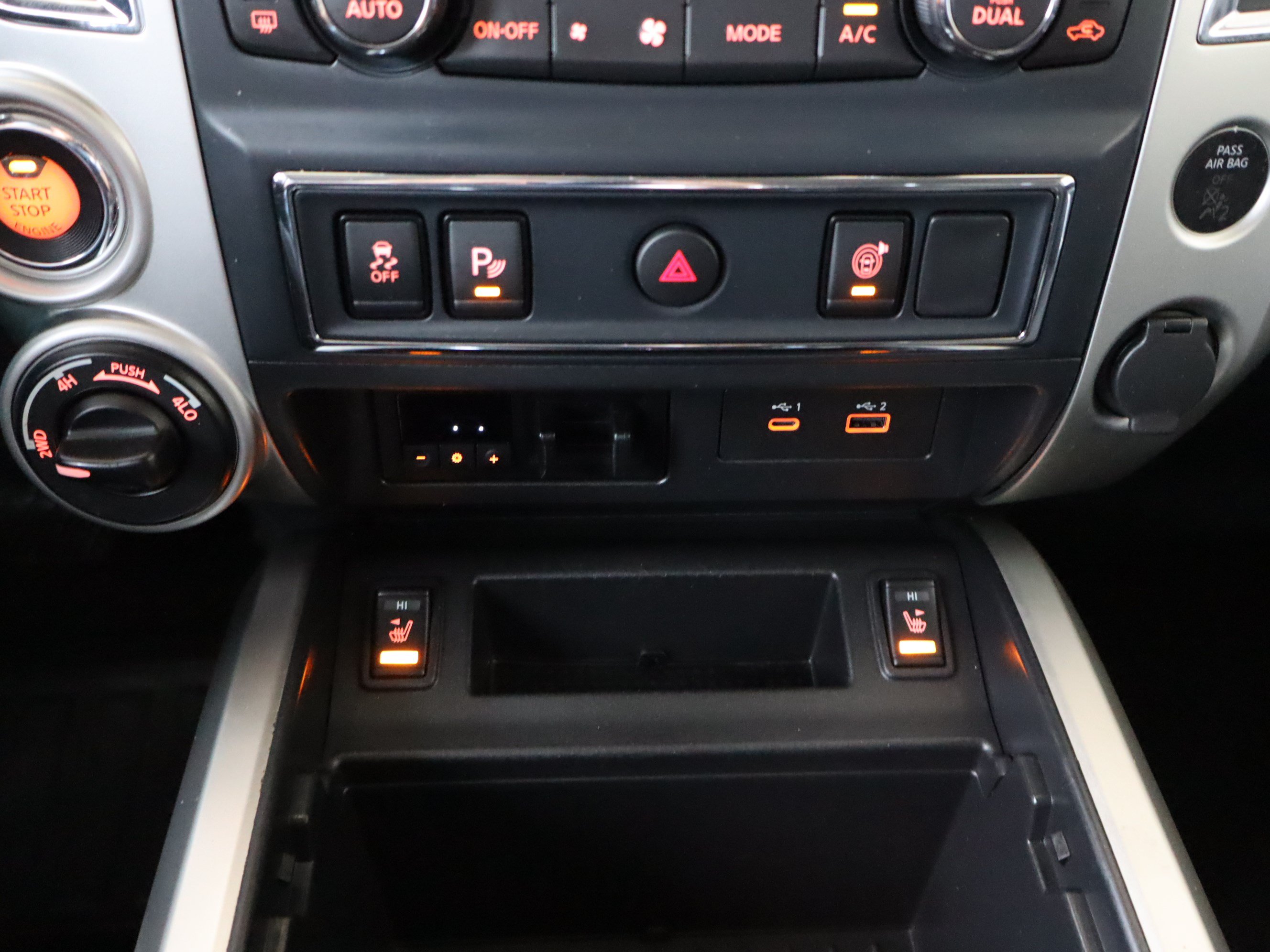 Used 2023 Nissan Titan SV w/ SV Convenience Package AWD/4WD image 29