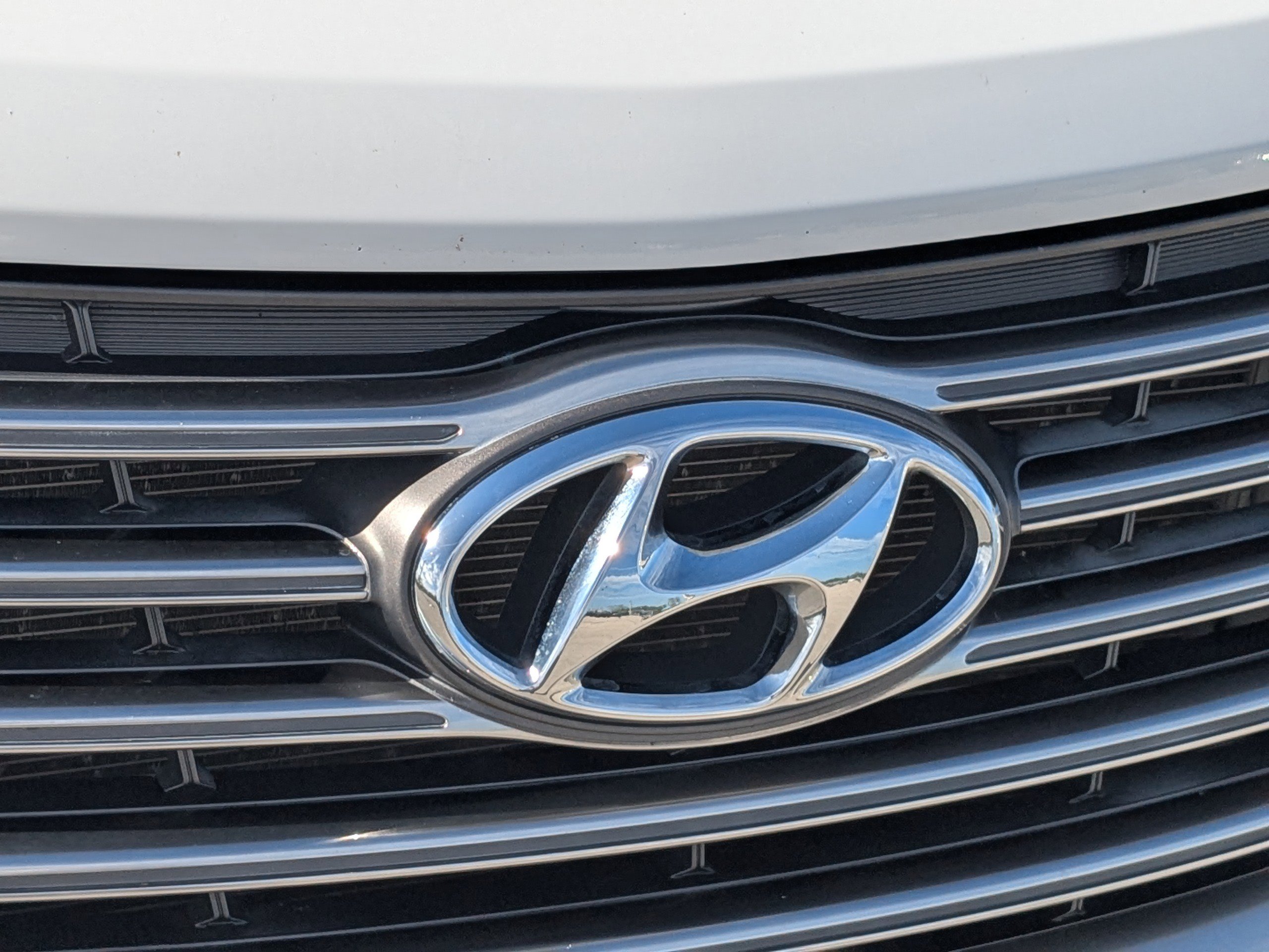 Used 2018 Hyundai Santa Fe SE image 11