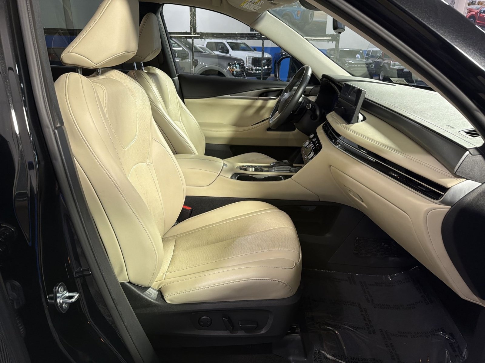 Used 2023 INFINITI QX60 Luxe w/ Cargo Package AWD/4WD image 26