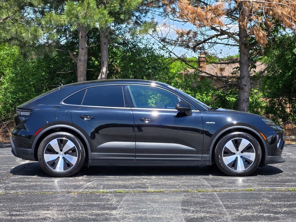 Certified 2024 Porsche Macan 4 Electric image 8