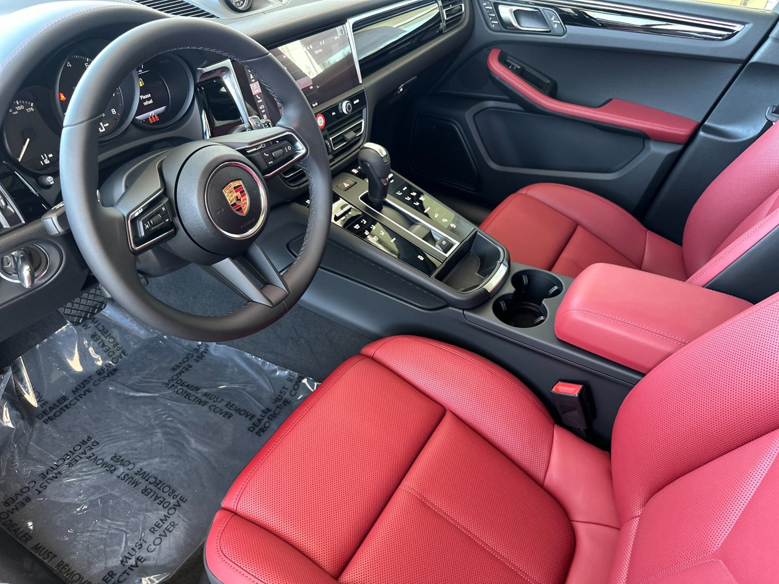New 2026 Porsche Macan AWD/4WD image 4
