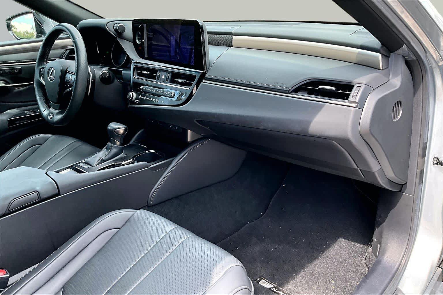 Used 2023 Lexus ES 300h F Sport FWD image 19