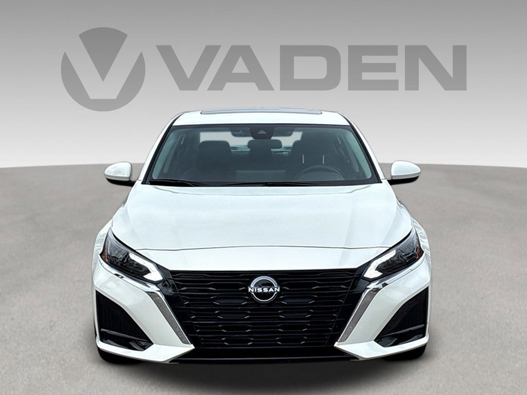 Used 2025 Nissan Altima 2.5 SV w/ SV Special Edition Package FWD video 2
