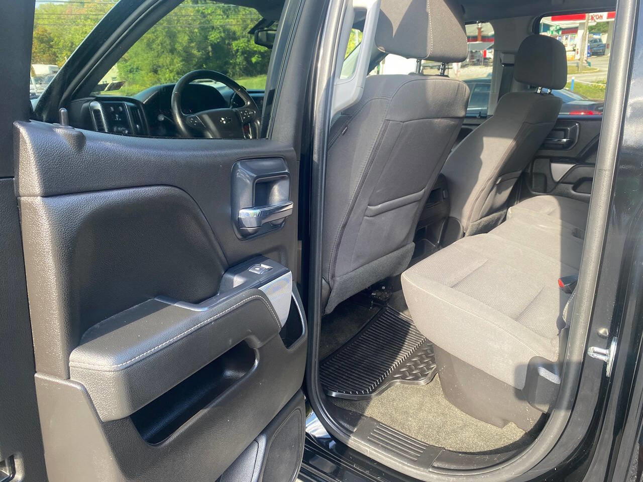 Used 2018 Chevrolet Silverado 1500 LT w/ All Star Edition image 18