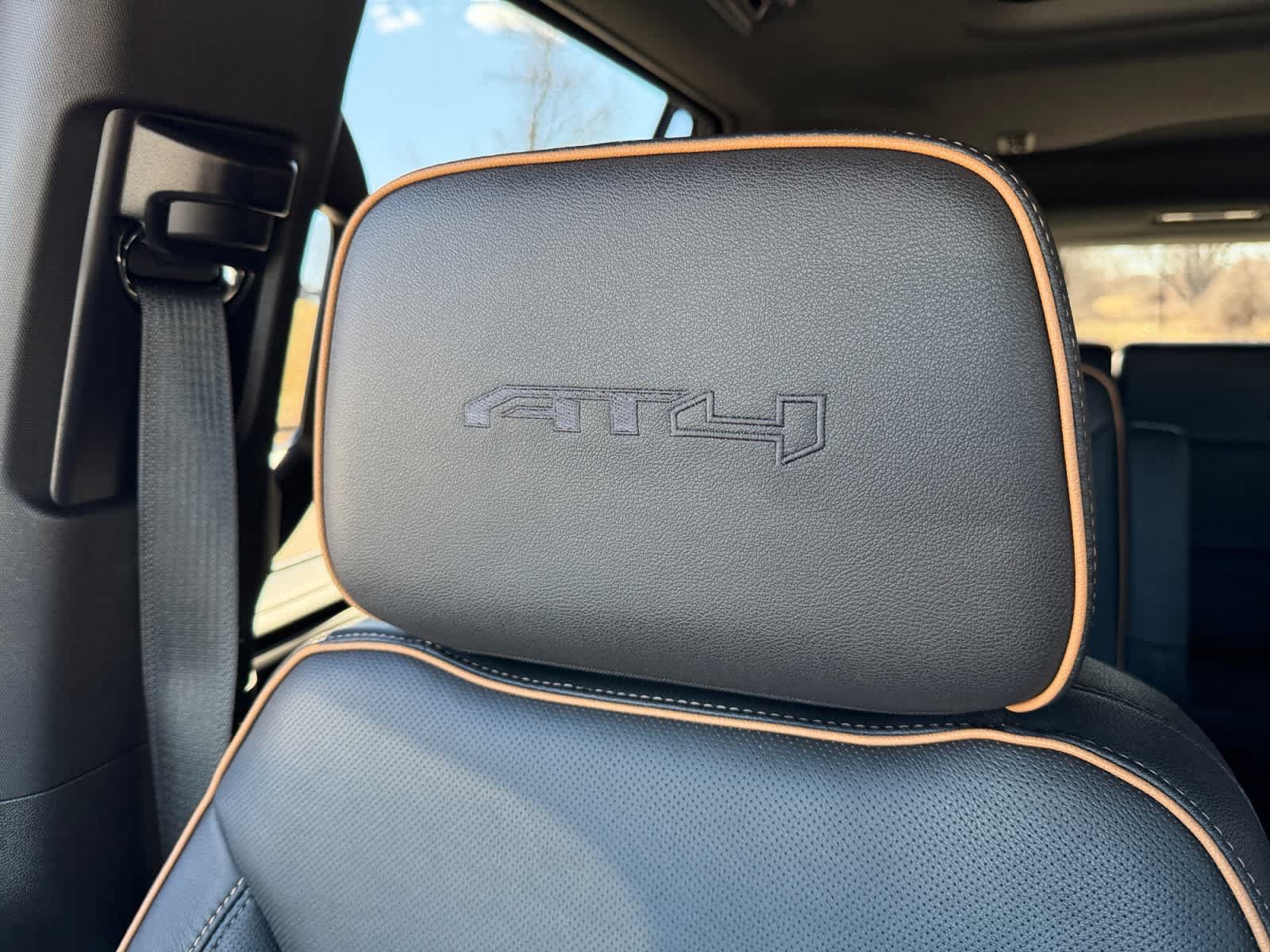 Used 2023 GMC Yukon AT4 w/ AT4 Premium Package AWD/4WD image 35