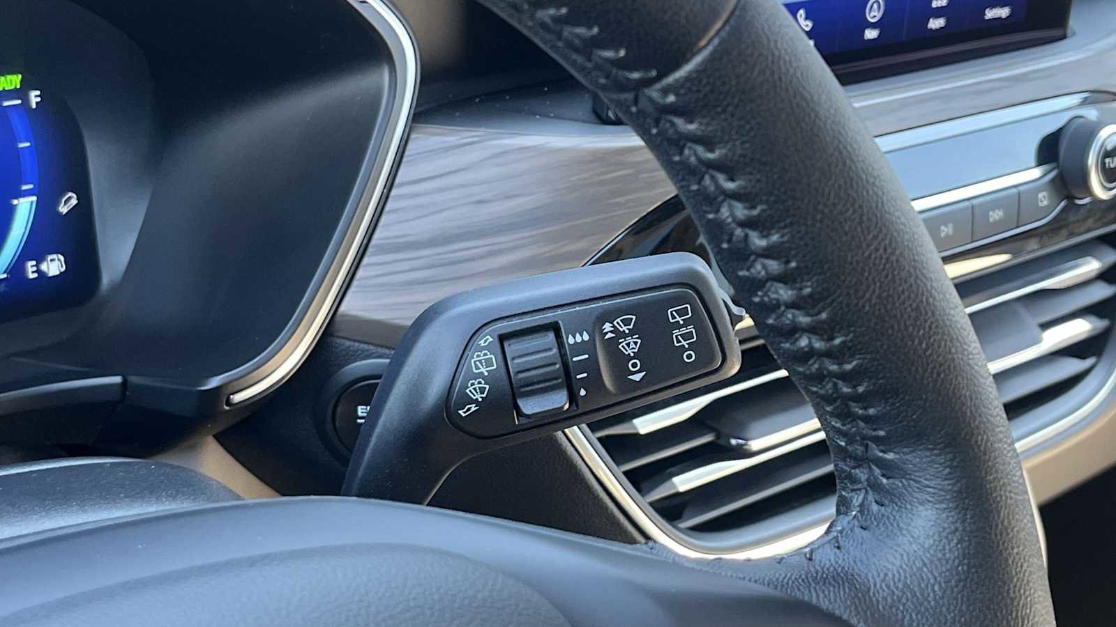 Used 2020 Ford Escape Titanium w/ Titanium Premium Package 2.0 image 34