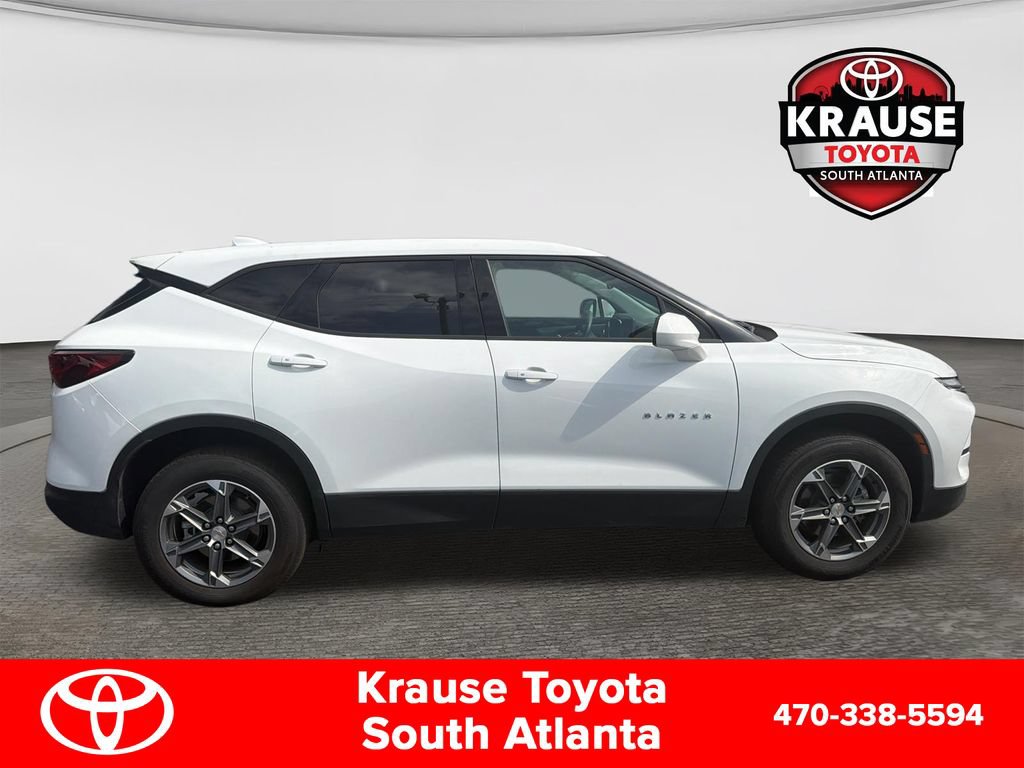 Used 2025 Chevrolet Blazer LT FWD image 9