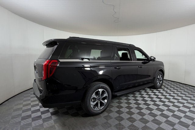 New 2027 Ford Expedition Max Active RWD image 4
