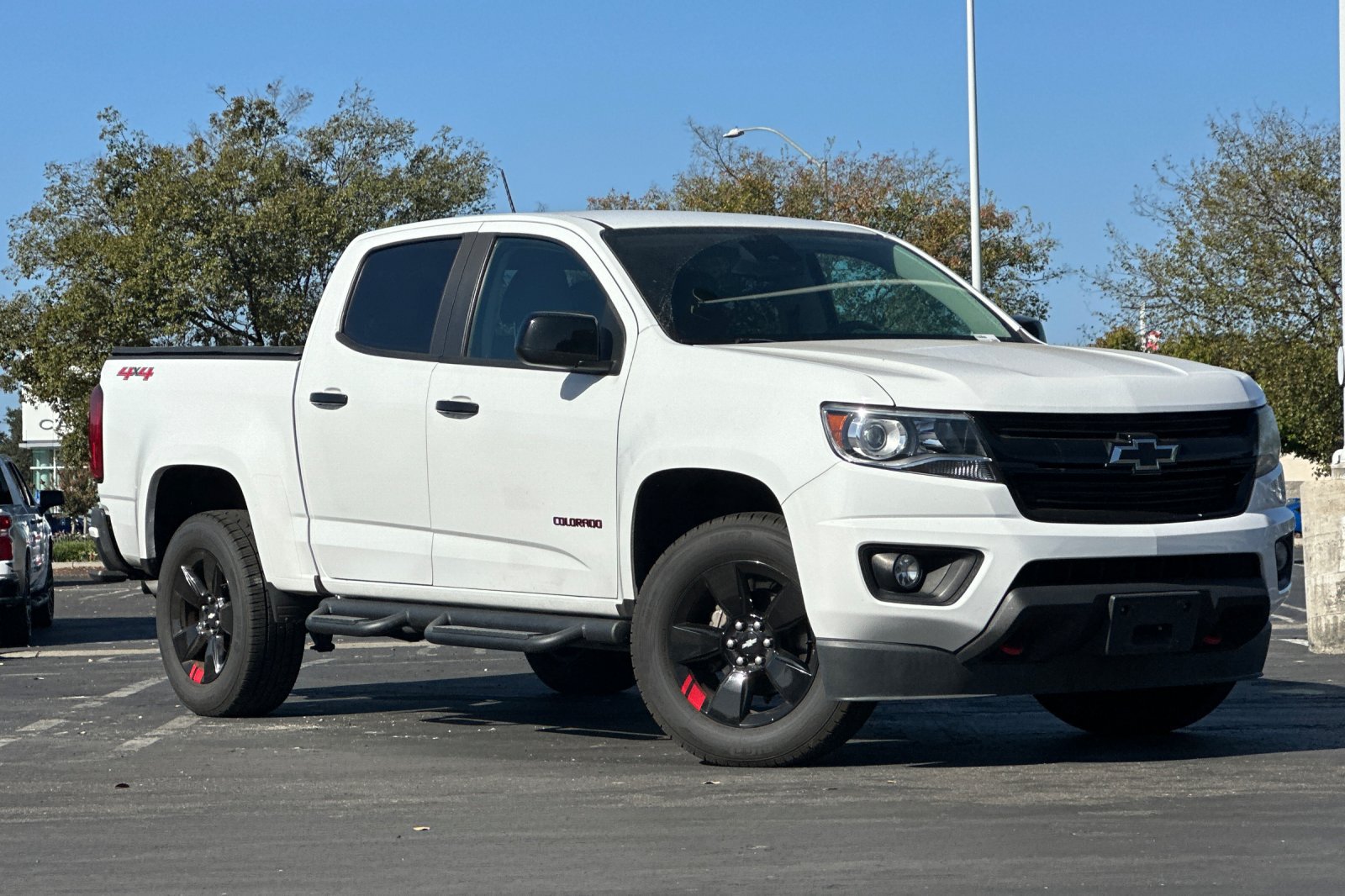 Used 2019 Chevrolet Colorado LT AWD/4WD image 2