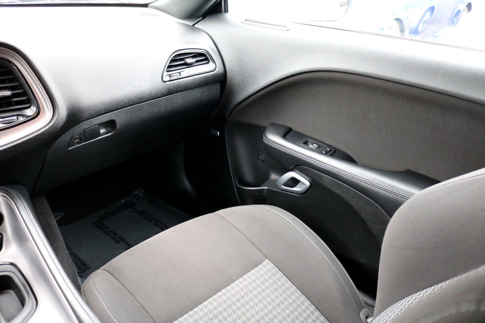 Used 2023 Dodge Challenger R/T image 41