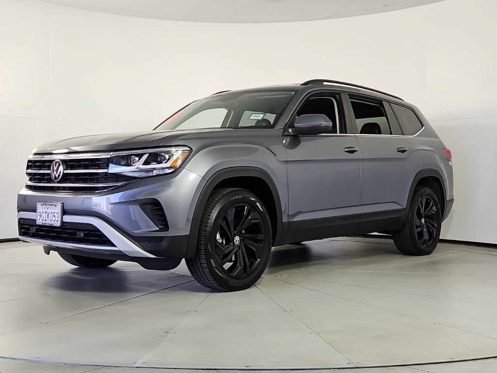 Certified 2023 Volkswagen Atlas SE w/ Black Wheel Package AWD/4WD image 2