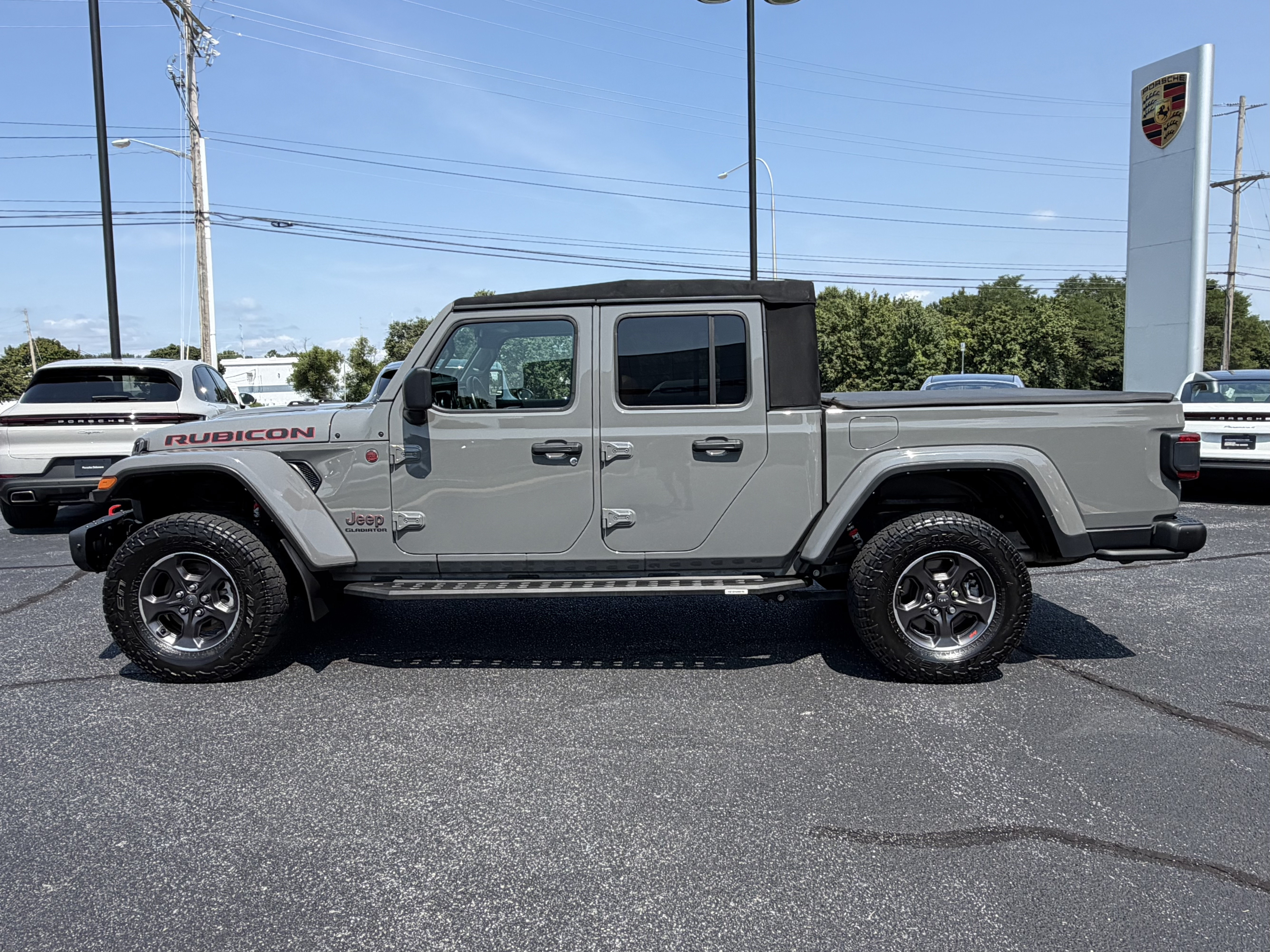Used 2022 Jeep Gladiator Rubicon w/ LED Lighting Group AWD/4WD image 15