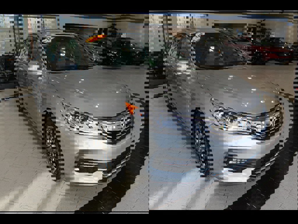 Used 2016 Honda Accord EX image 3