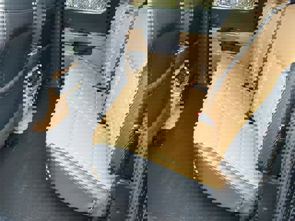 Used 2023 Ford F150 Lariat w/ Trailer Tow Package image 17