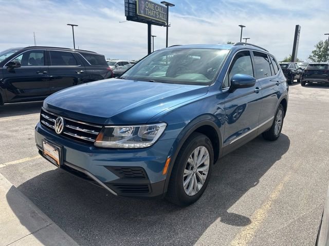 Used 2018 Volkswagen Tiguan SE w/ Panoramic Sunroof Package AWD/4WD image 6