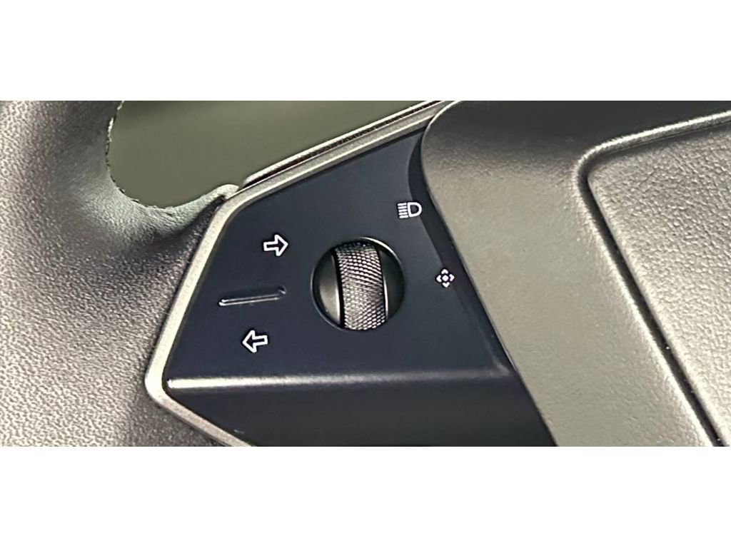 Used 2024 Tesla Cybertruck AWD Crew Cab image 25