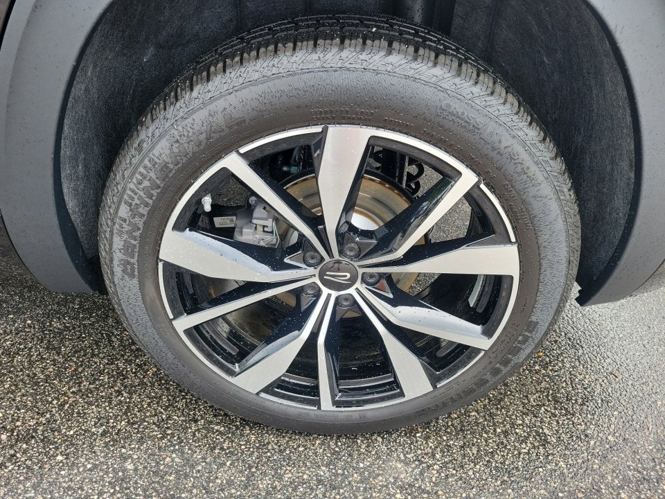 New 2025 Volkswagen Atlas Cross Sport SEL Premium R-Line image 23