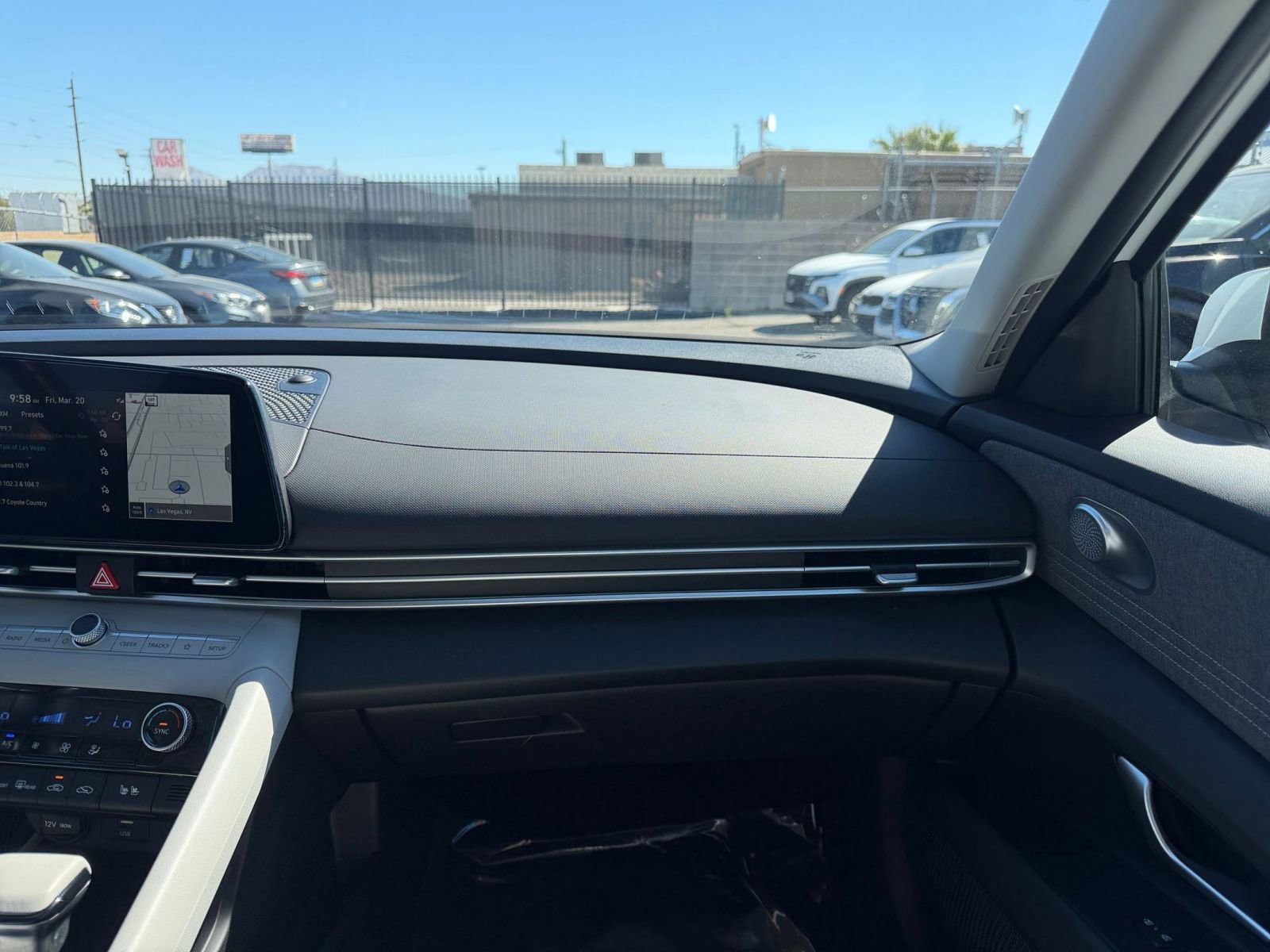Used 2025 Hyundai Elantra Limited FWD image 37