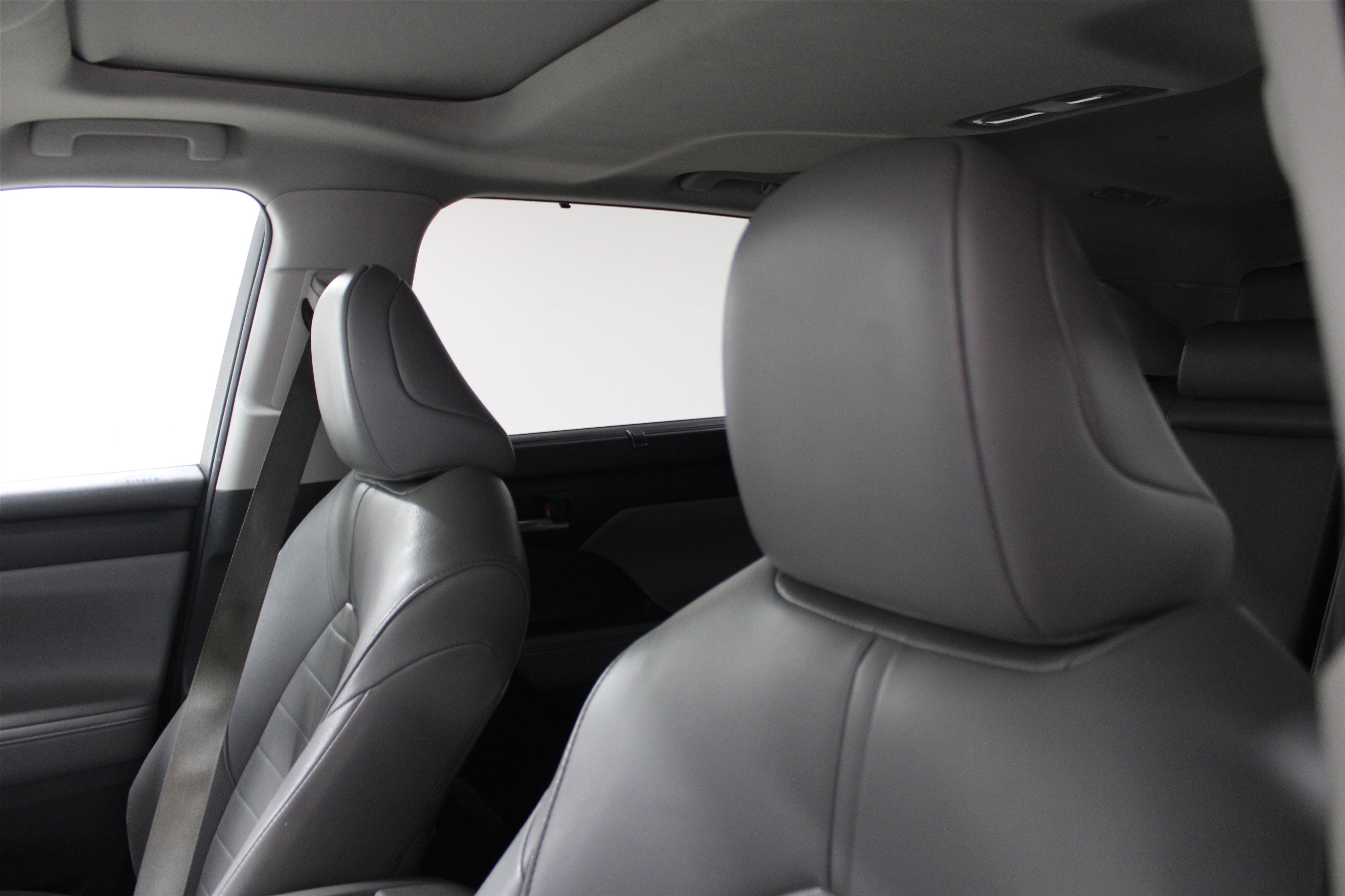 Used 2022 Toyota Highlander XLE image 5