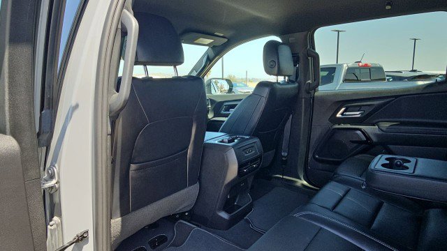 Used 2025 Chevrolet Silverado EV LT w/ LT Premium Package image 20