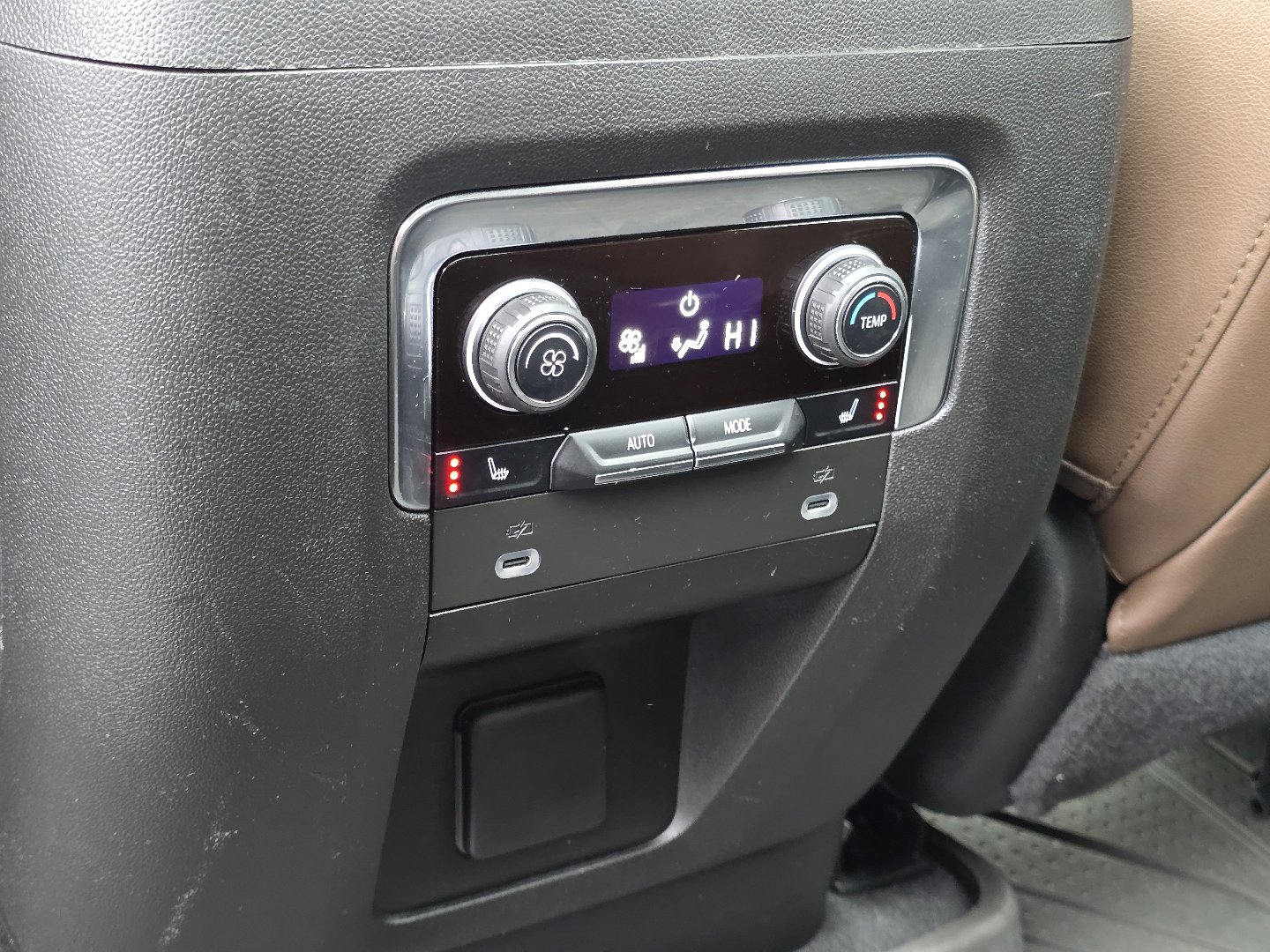 Certified 2022 Chevrolet Tahoe High Country w/ Premium Package image 42