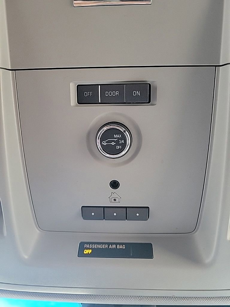 Used 2018 Chevrolet Tahoe LT image 37