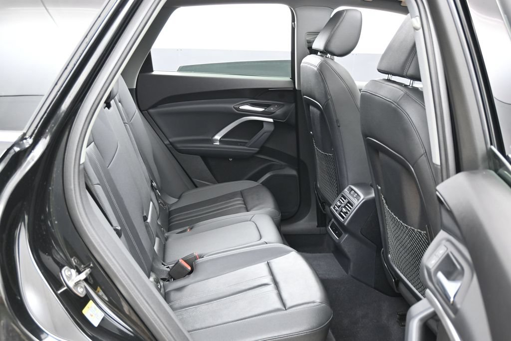 Used 2025 Audi Q5 Premium w/ Convenience Package AWD/4WD image 35
