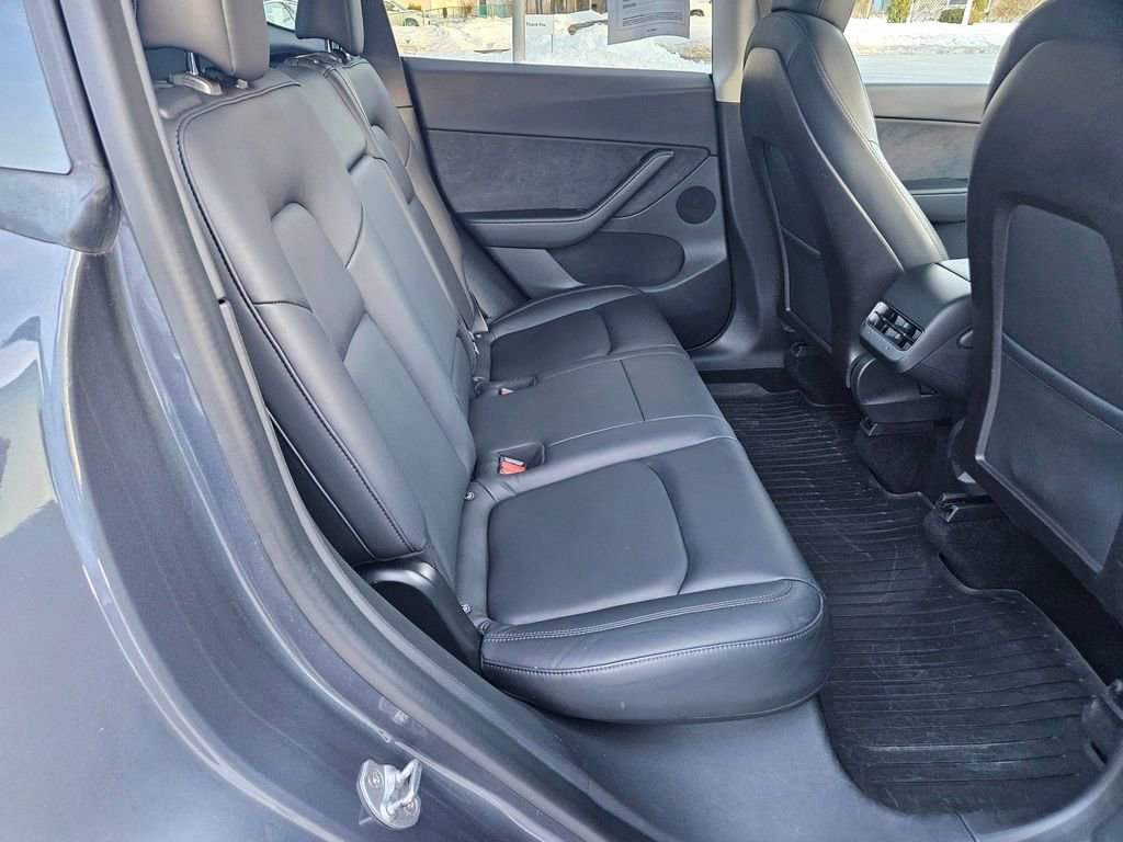 Used 2020 Tesla Model Y Long Range image 24