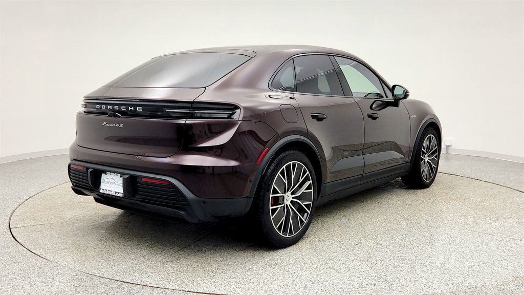 Used 2025 Porsche Macan 4S Electric image 5