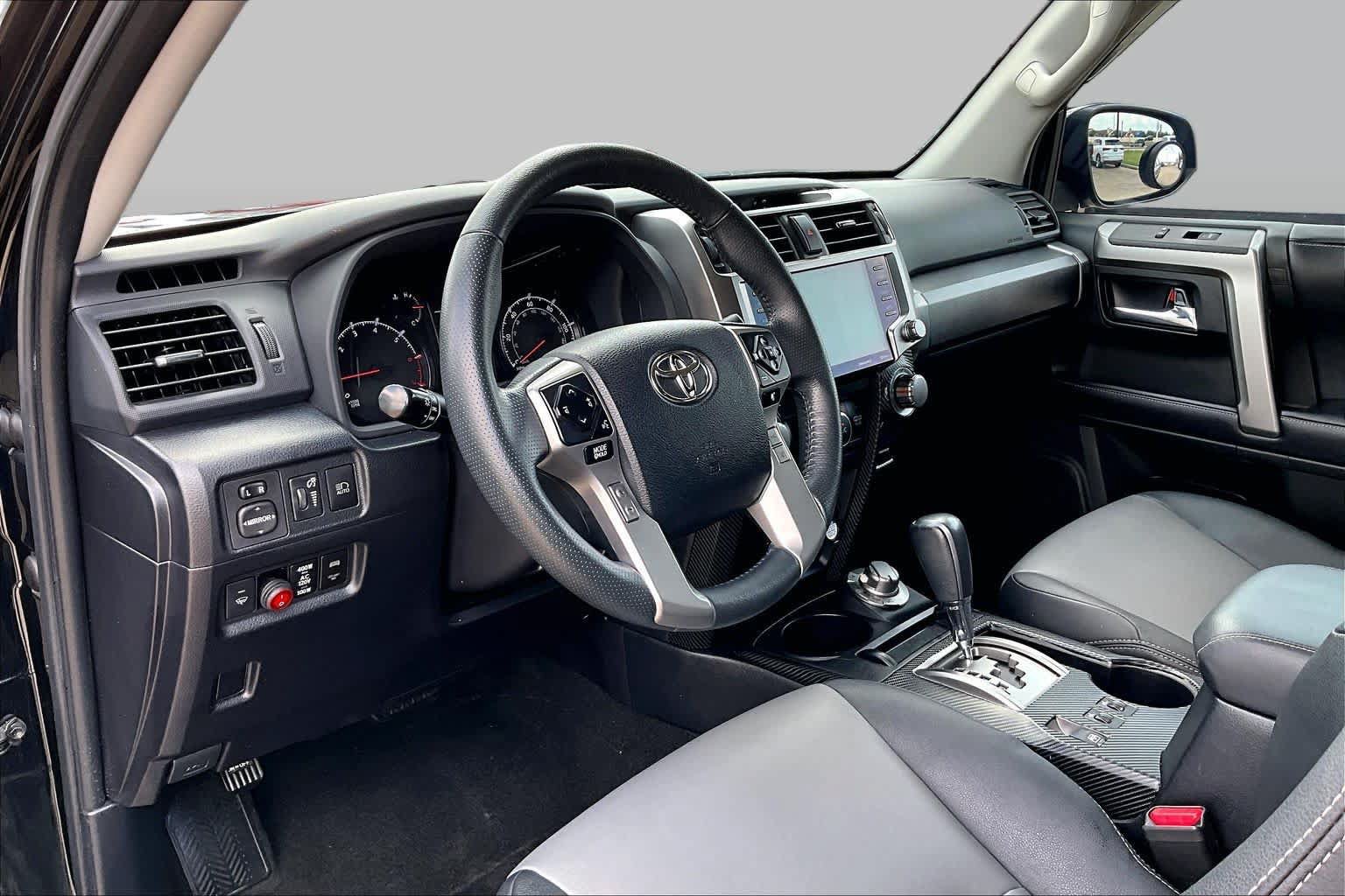 Used 2020 Toyota 4Runner SR5 Premium AWD/4WD image 18
