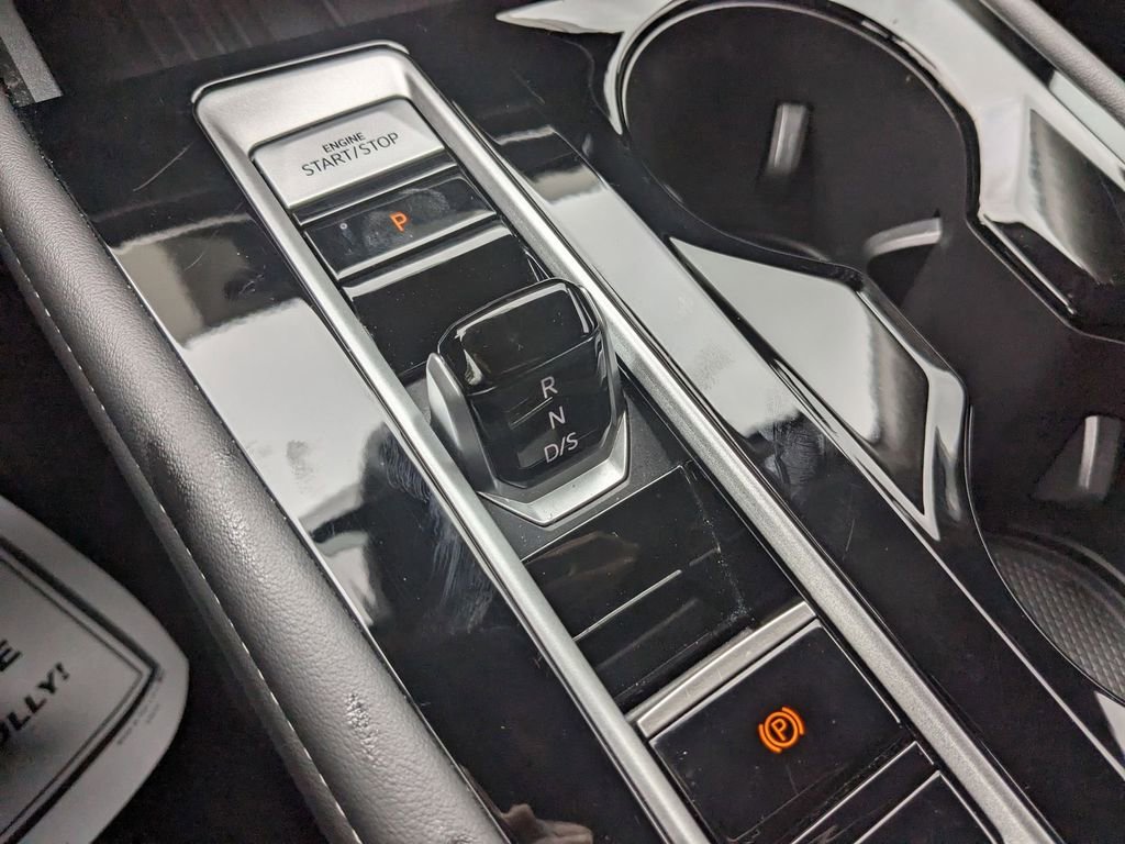 Used 2025 Volkswagen Atlas SE image 20