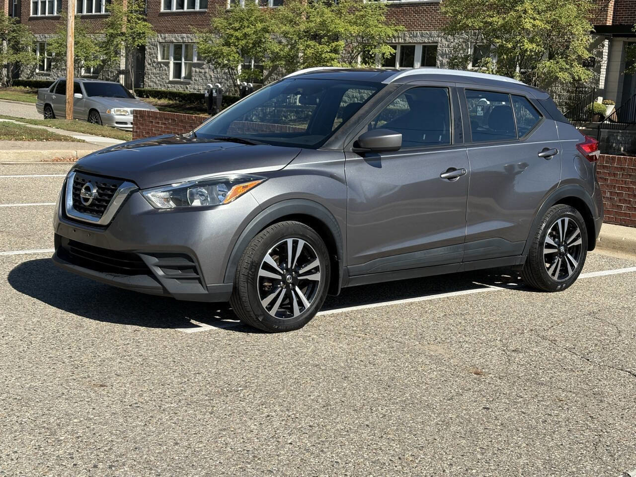 Used 2018 Nissan Kicks SV image 1
