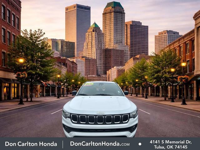 Used 2024 Jeep Compass Latitude AWD/4WD image 2