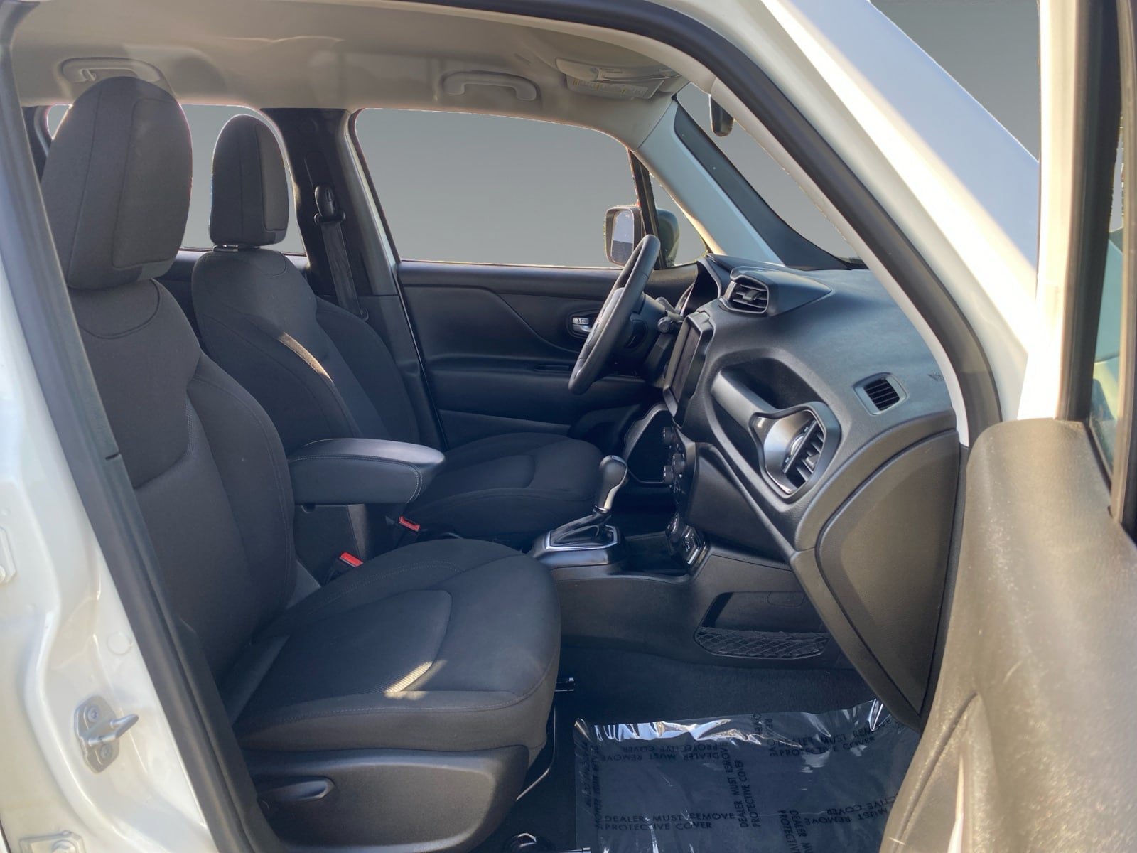 Used 2023 Jeep Renegade Latitude AWD/4WD image 15