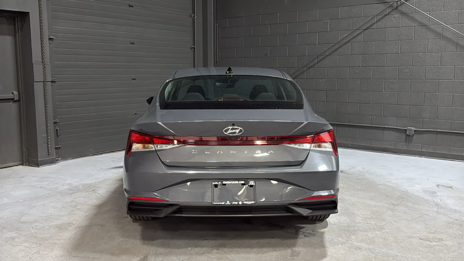 Used 2023 Hyundai Elantra SEL w/ Convenience Package FWD image 3
