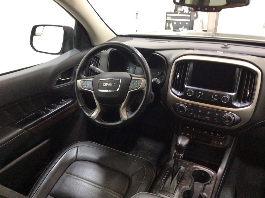 Used 2022 GMC Canyon Denali image 17