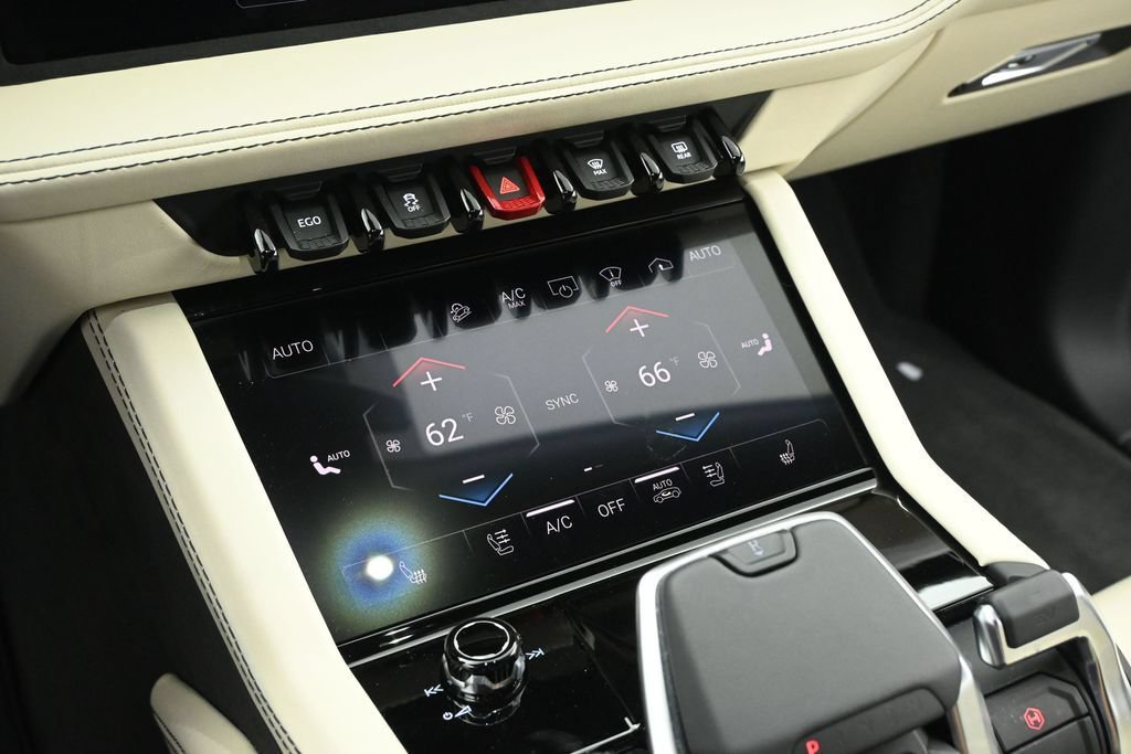 Used 2026 Lamborghini Urus SE AWD/4WD image 15