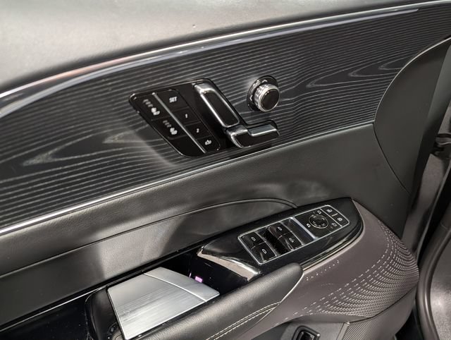 Certified 2024 Cadillac Lyriq Luxury AWD/4WD image 15