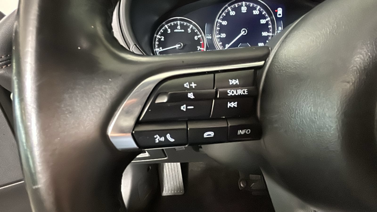 Used 2025 MAZDA MAZDA3 s Sport FWD image 17
