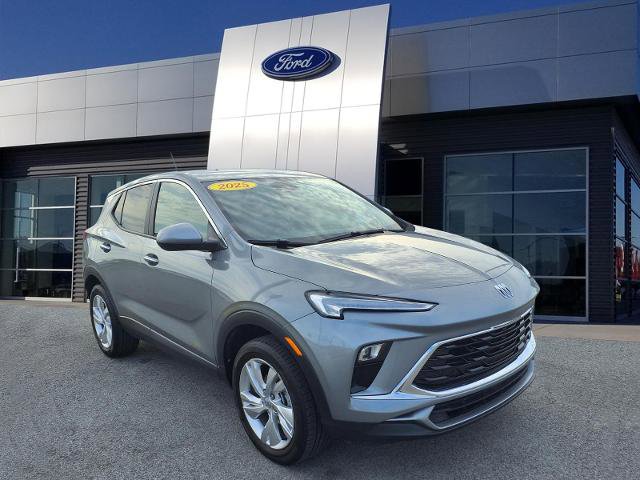 Used 2025 Buick Encore GX Preferred AWD/4WD image 1