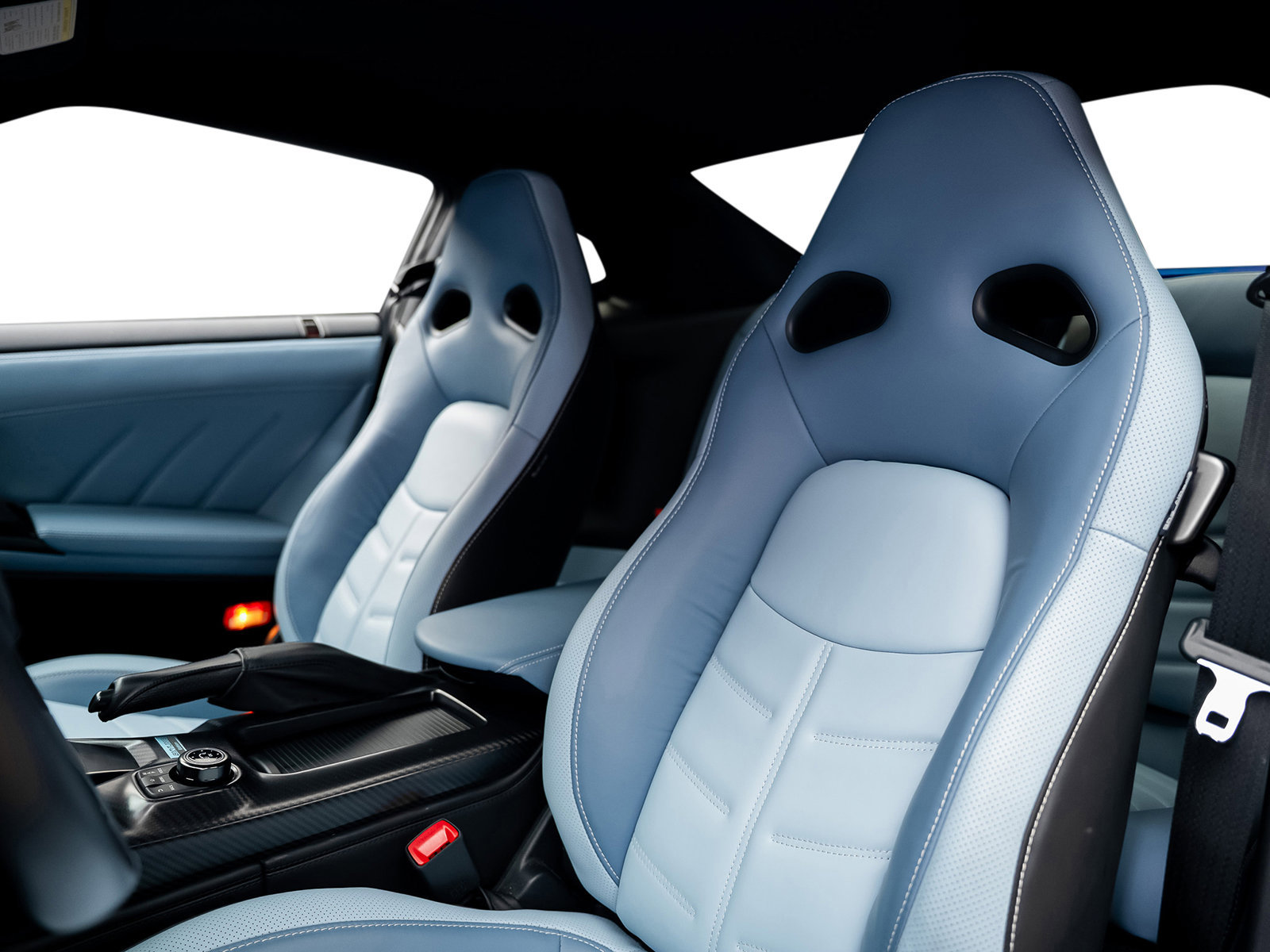Used 2024 Nissan GT-R AWD/4WD image 33