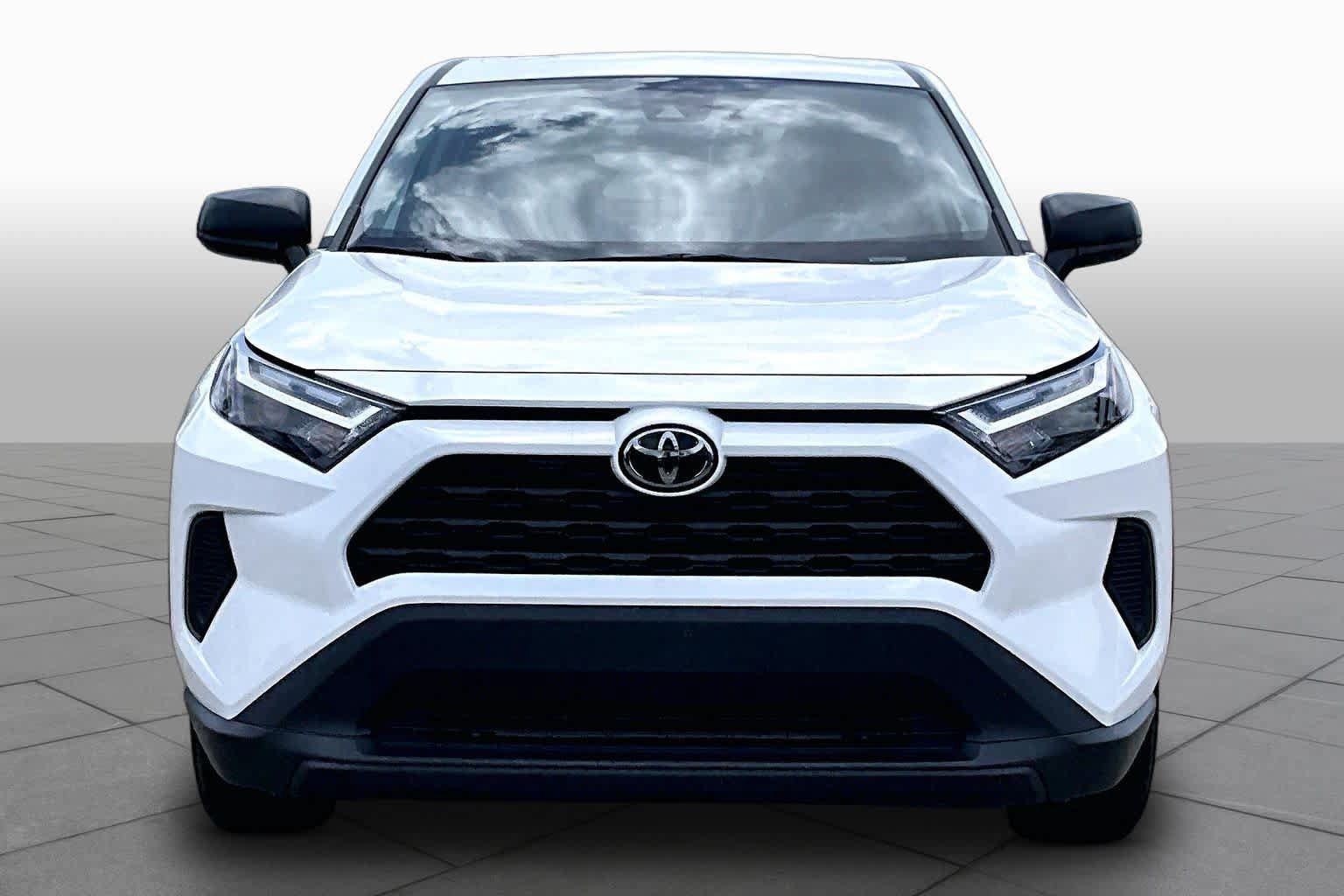 Used 2025 Toyota RAV4 LE FWD image 4